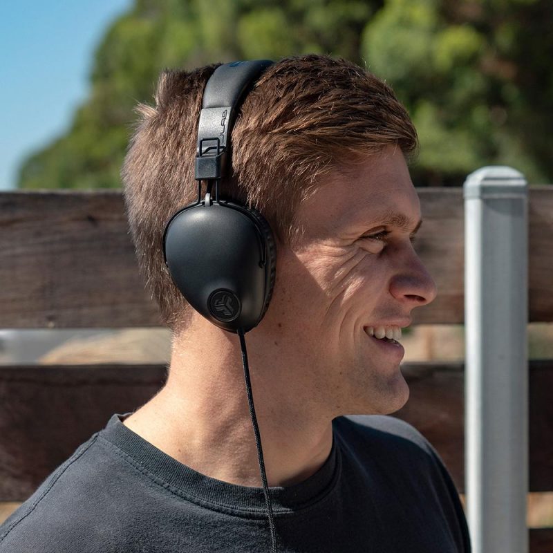 אוזניות Over-Ear חוטיות - Studio Pro Wired - Over Ear 8 אוזניות Over-Ear חוטיות