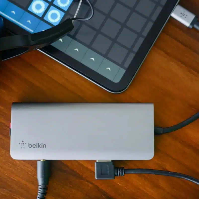 מתאם USB-C 7-in-1 Multiport Hub 8 מתאם USB-C 7-in-1 Multiport Hub