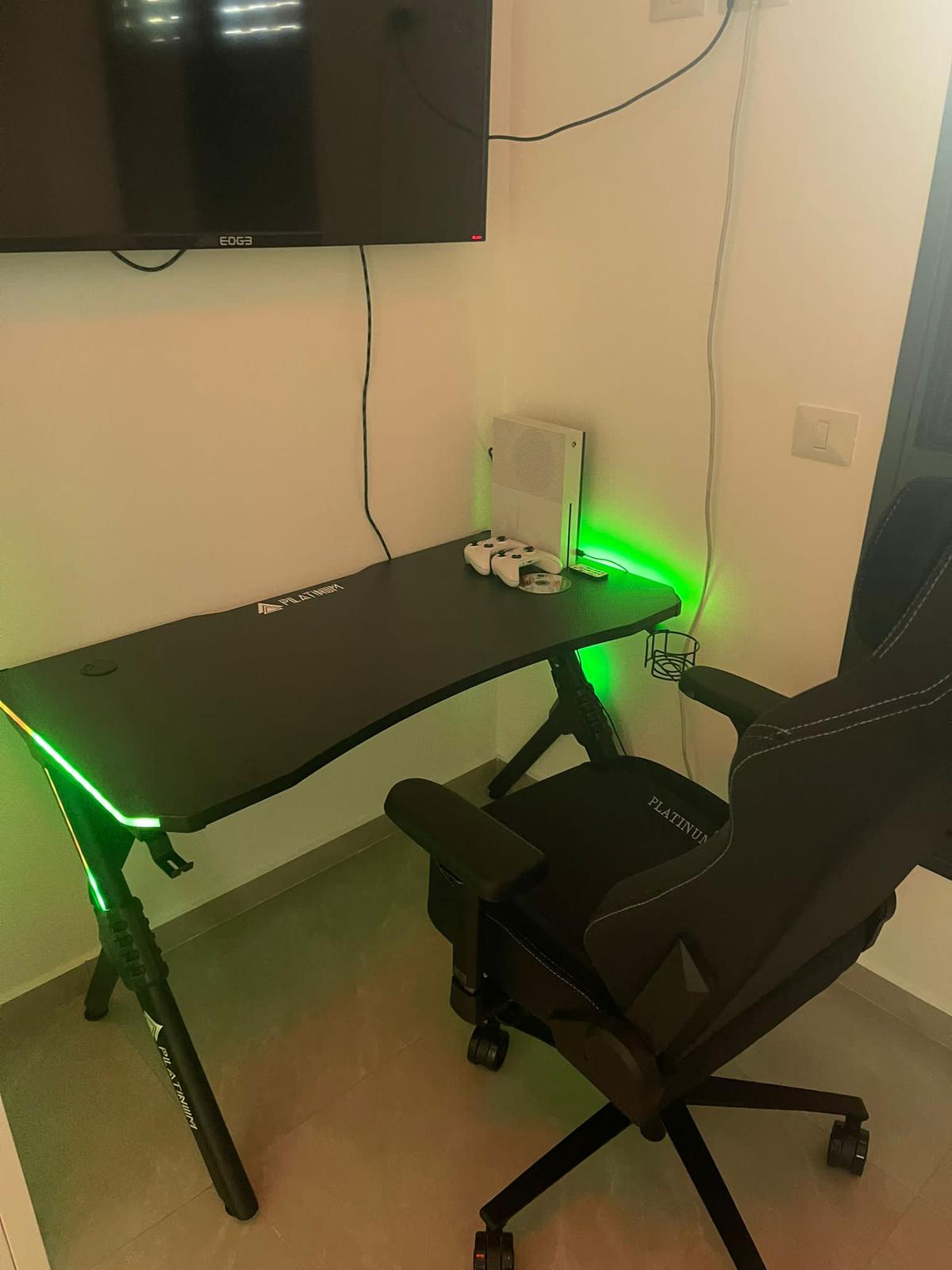 שולחן גיימינג PLATINUM DESK RGB 3 שולחן גיימינג PLATINUM DESK RGB